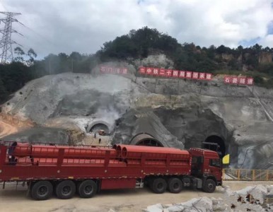 ���ϸ߷��������ܵ�800����ͨ���r��