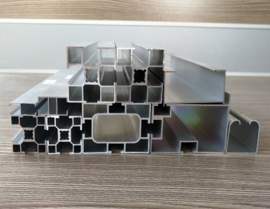 �Ϸ�5083���X*6063�h������A���X���߾���3004���X